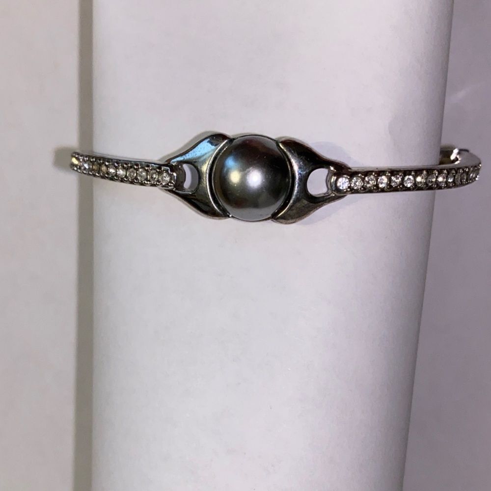 Vintage Avon Silver Toned Silver Faux Pearl Crystals Bracelet